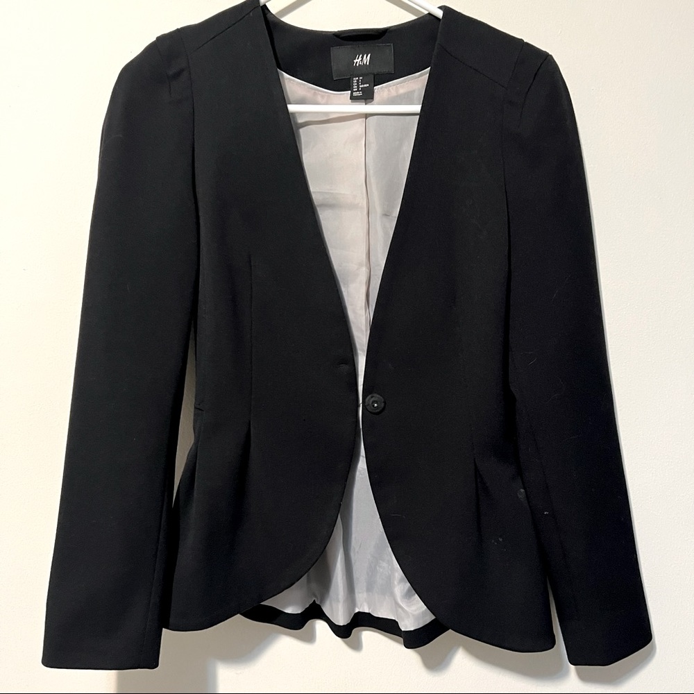 H&M women’s black blazer sz 4